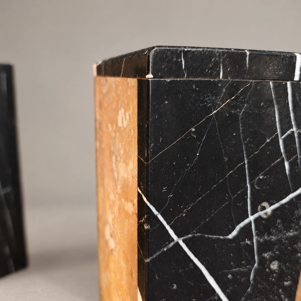 Pair of Italian Art Deco-Style Polychrome Marble Bookends, 1970s–1980s - Image 6