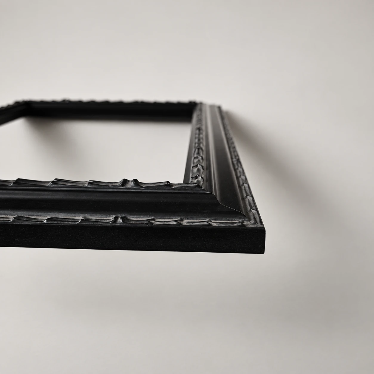 Contemporary Ebonised Wood Frame 30,5/24,5 cm - Image 2