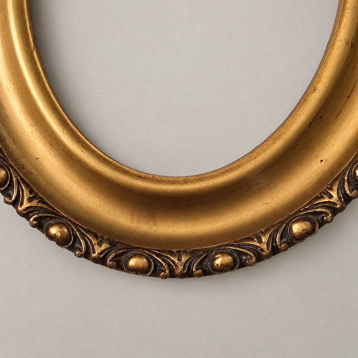 Late 19th-Century Louis XVI Revival Oval Frame - Image 3