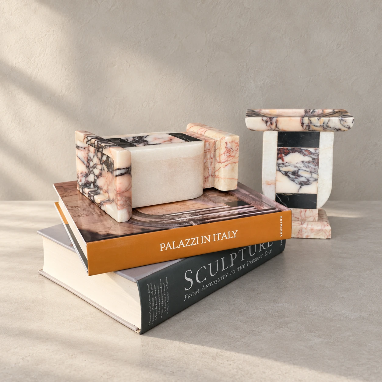 Pair of Art Deco Marble Ornaments, probably 1930s - Image 3
