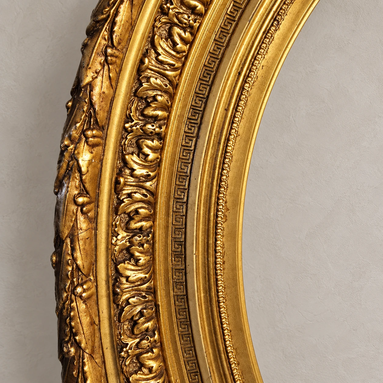 Late 19th-Century Oval Gilded Frame in the Barbizon Style - Image 2