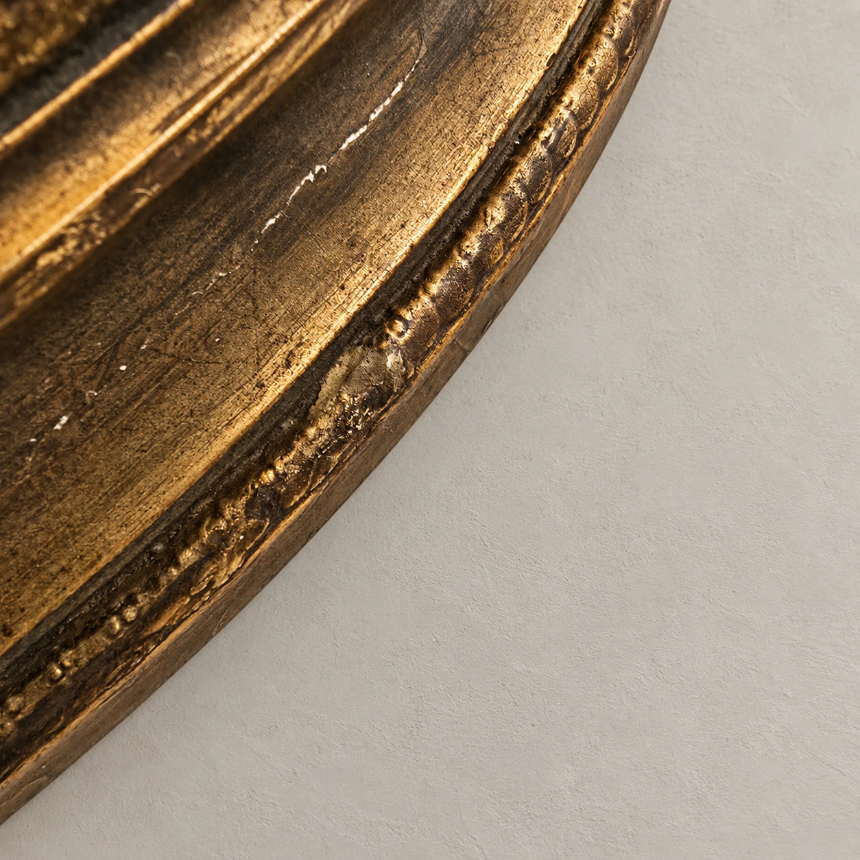 Late 19th-Century Oval Gilded Frame in the Barbizon Style - Image 10